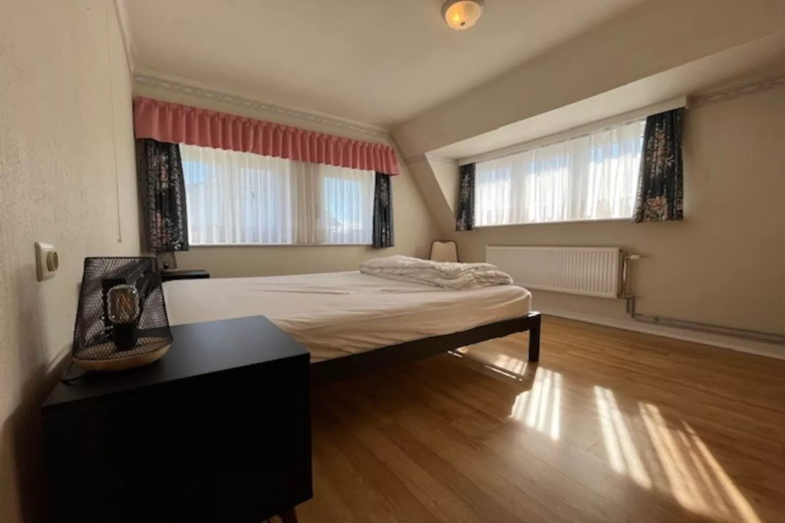 VILLA ZEEBRIES WONING-Slaapkamer