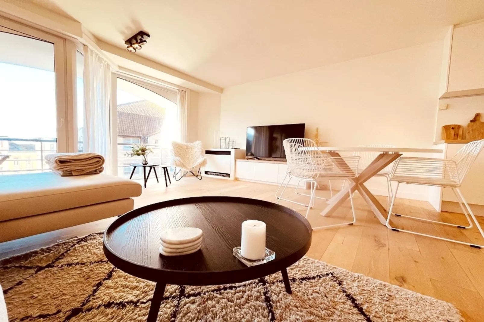 RESIDENTIE ANDREWS 0401-Woonkamer