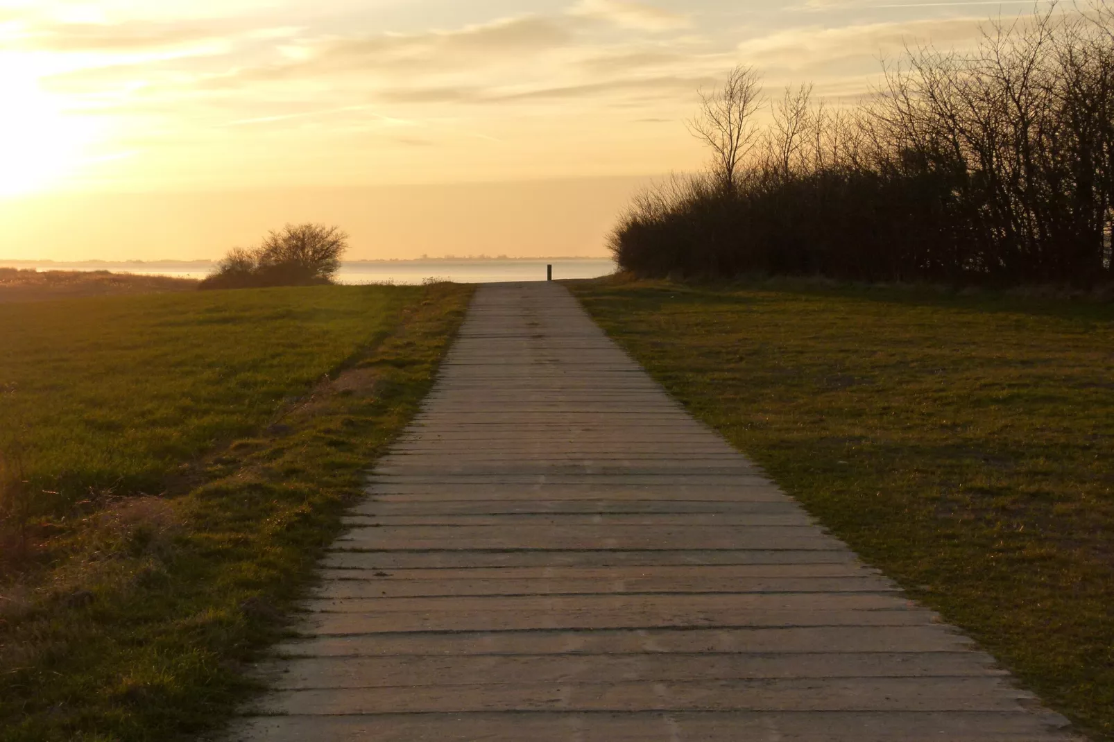 Ostsee-Haus Windland auf der Insel-Gebieden zomer 1km