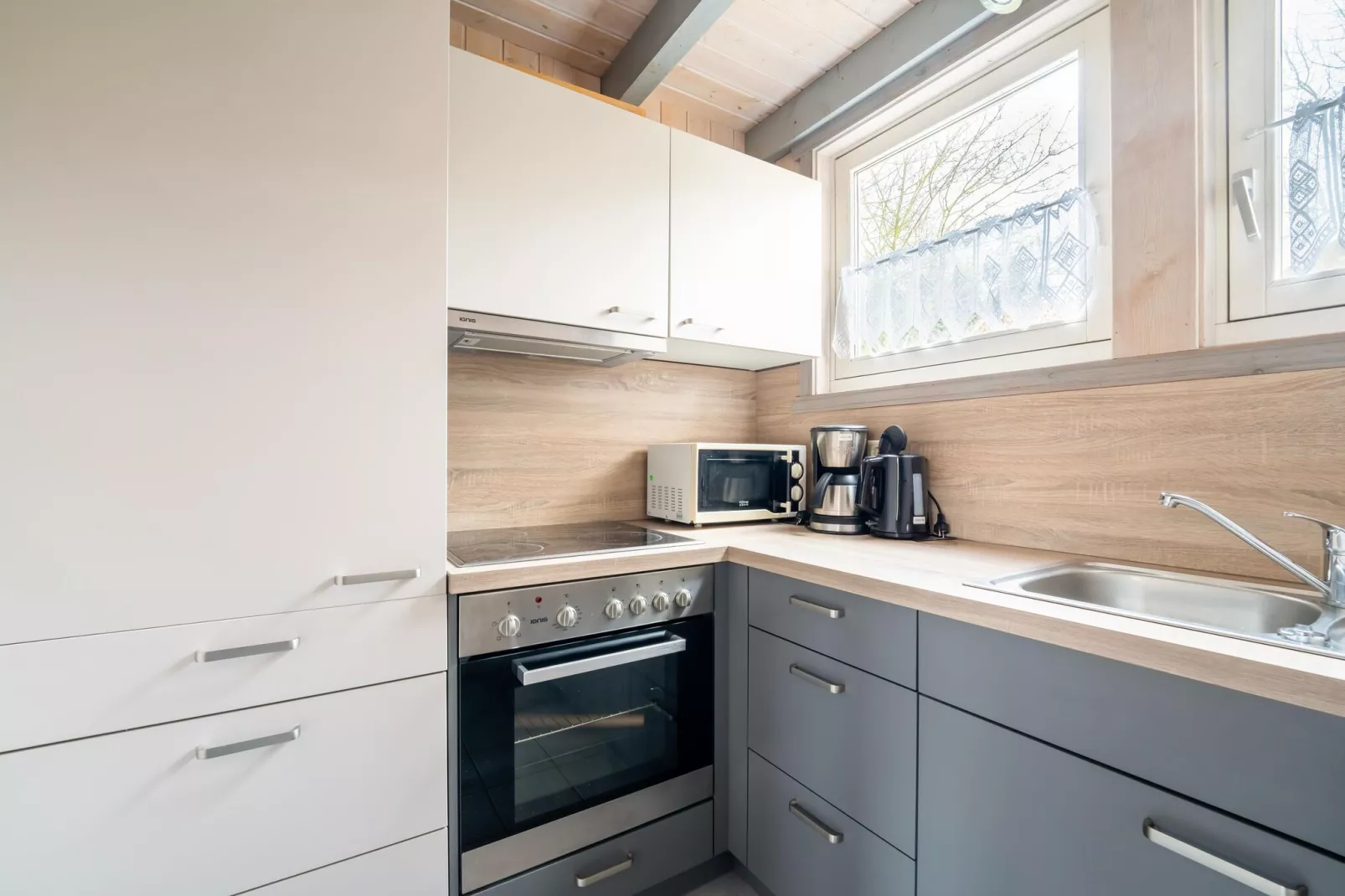 FH Wildgans Comfort mit Sauna & Kaminofen 81 qm 26-Keuken