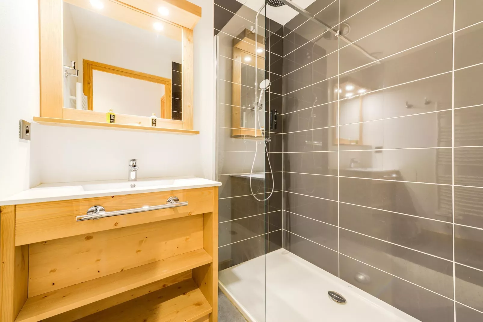 COMBLOUX Les Fermes du Mont Blanc - A24S-Badkamer