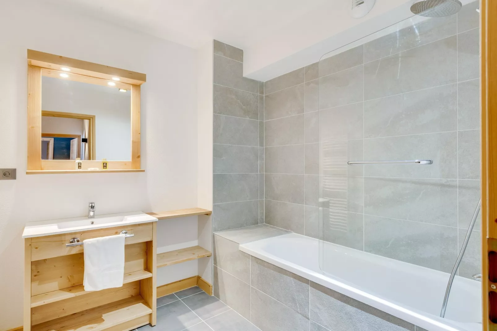 COMBLOUX Les Fermes du Mont Blanc - A24S-Badkamer