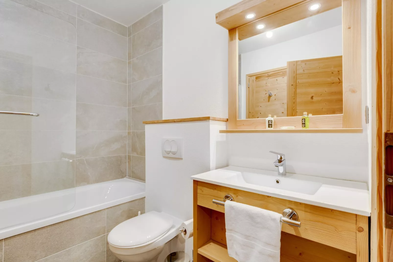 COMBLOUX Les Fermes du Mont Blanc - A24S-Badkamer