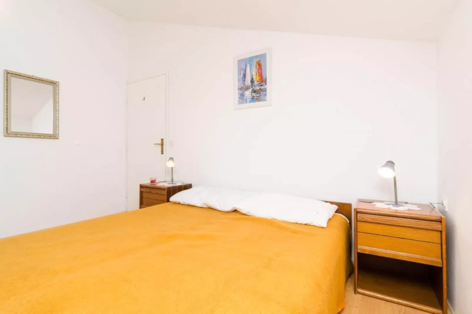 Apartments Sutvid- Two Bedroom Apartment with Balcony and Sea View-Slaapkamer