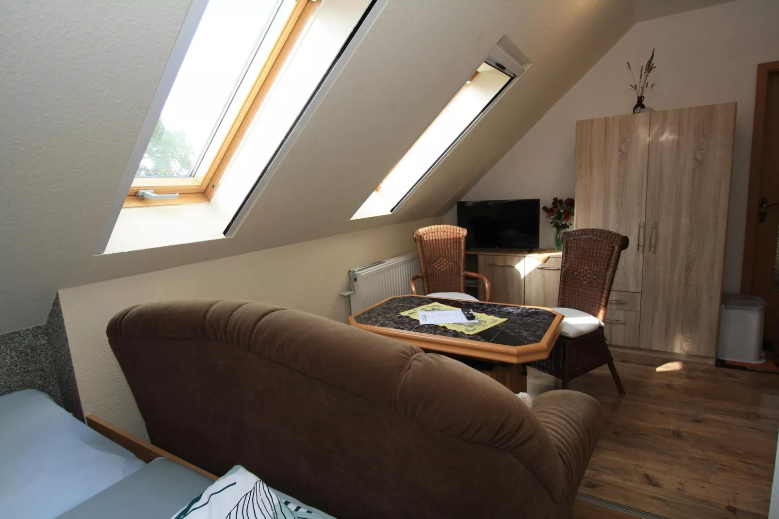 Studio im DG 23 qm-Woonkamer