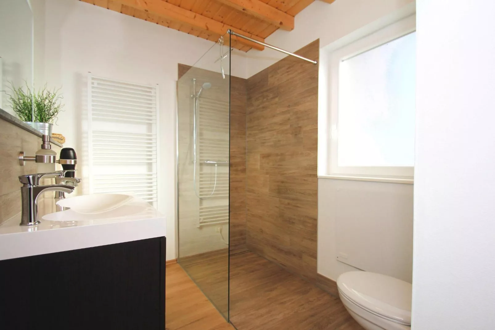 Bungalow am Partwitzer See-Badkamer