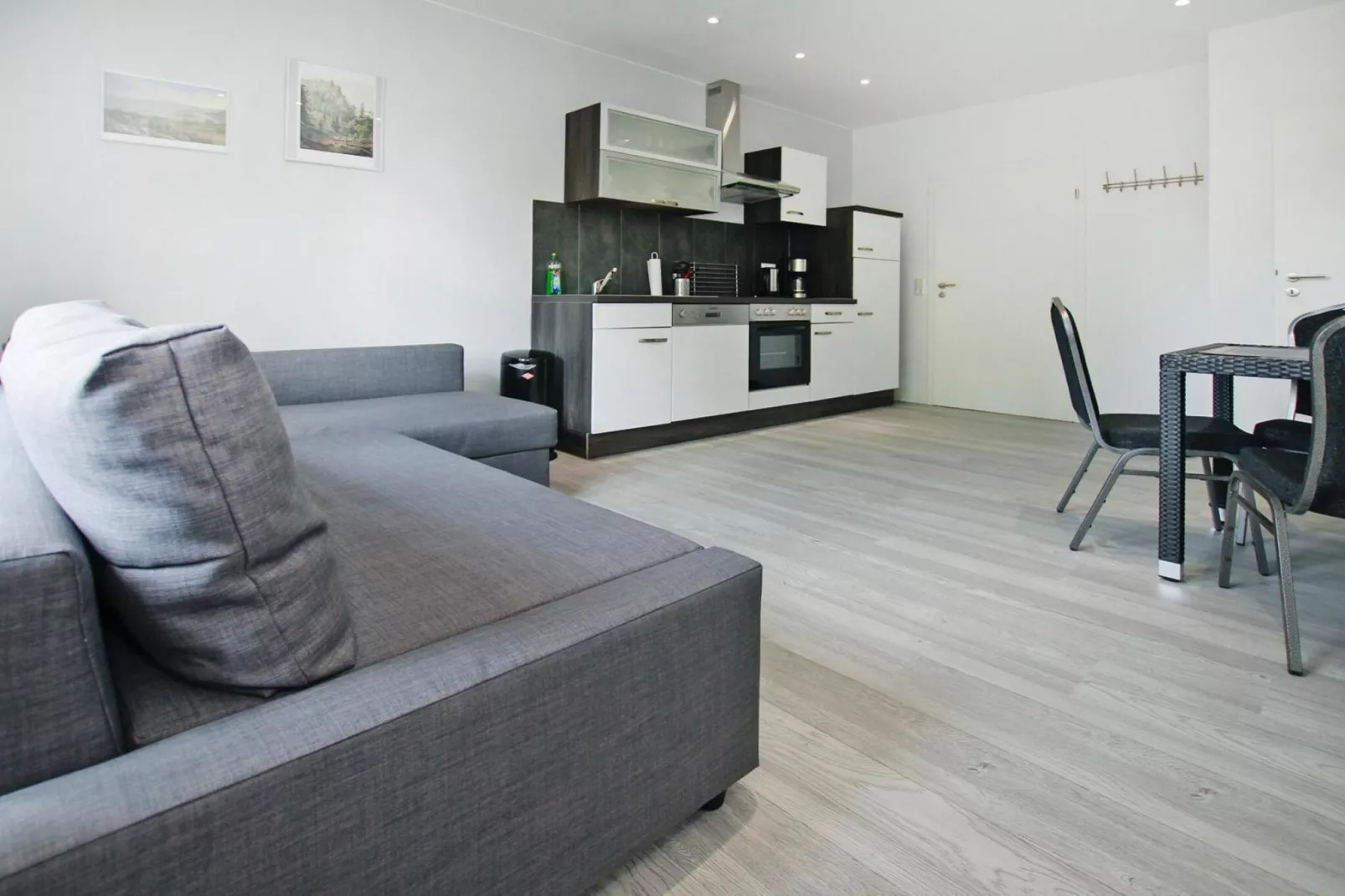 Apartment im alten Bahnhof-Woonkamer
