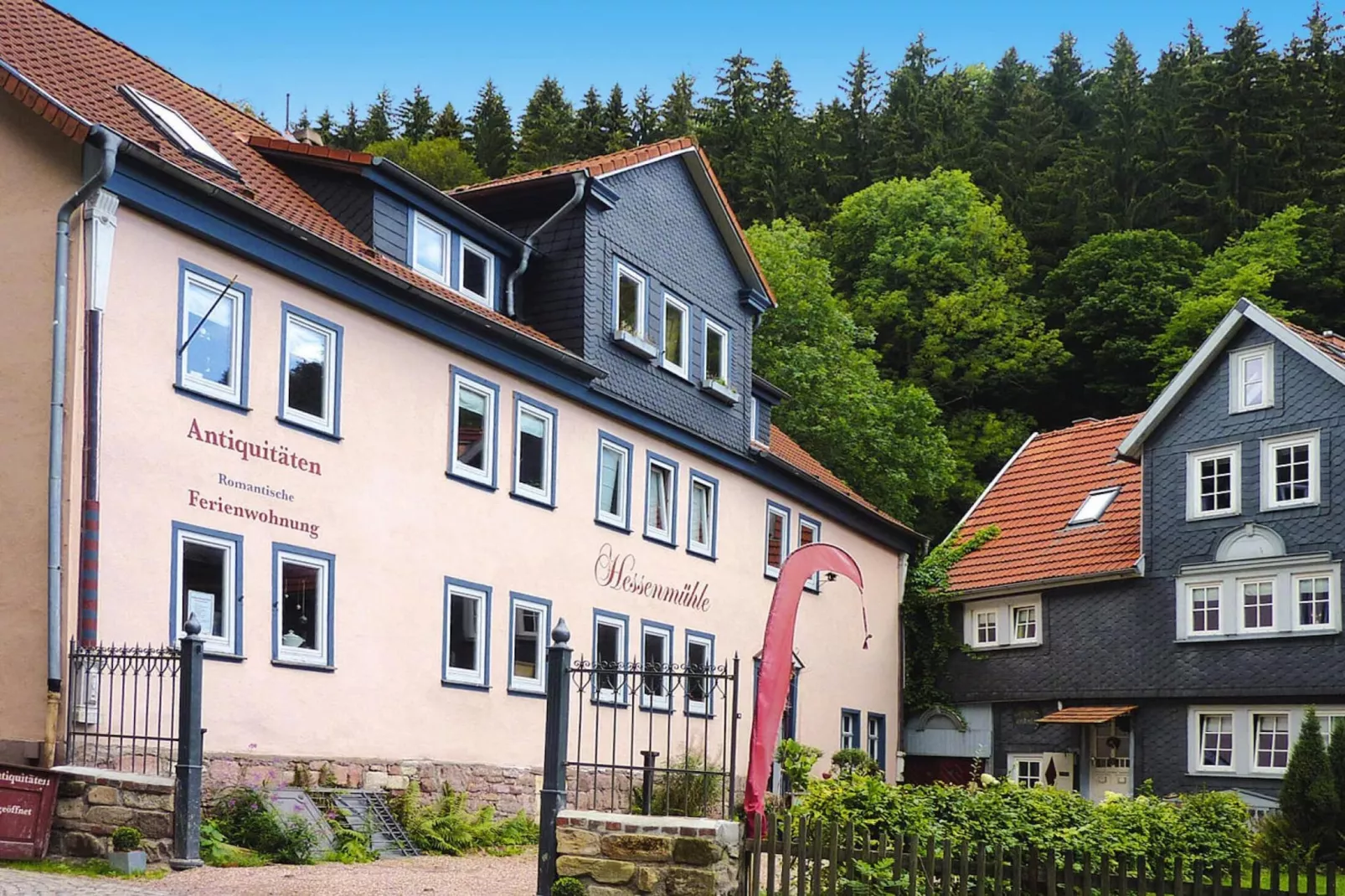 Hessenmühle Friedrichroda-Buitenkant zomer