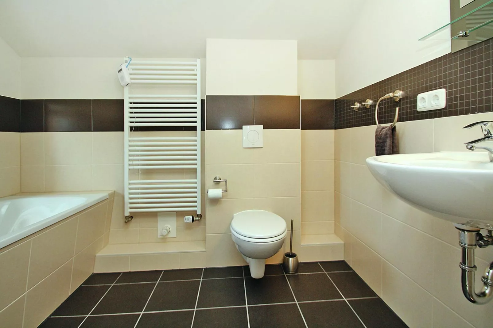 Ferienhaus Min Kaat-Badkamer