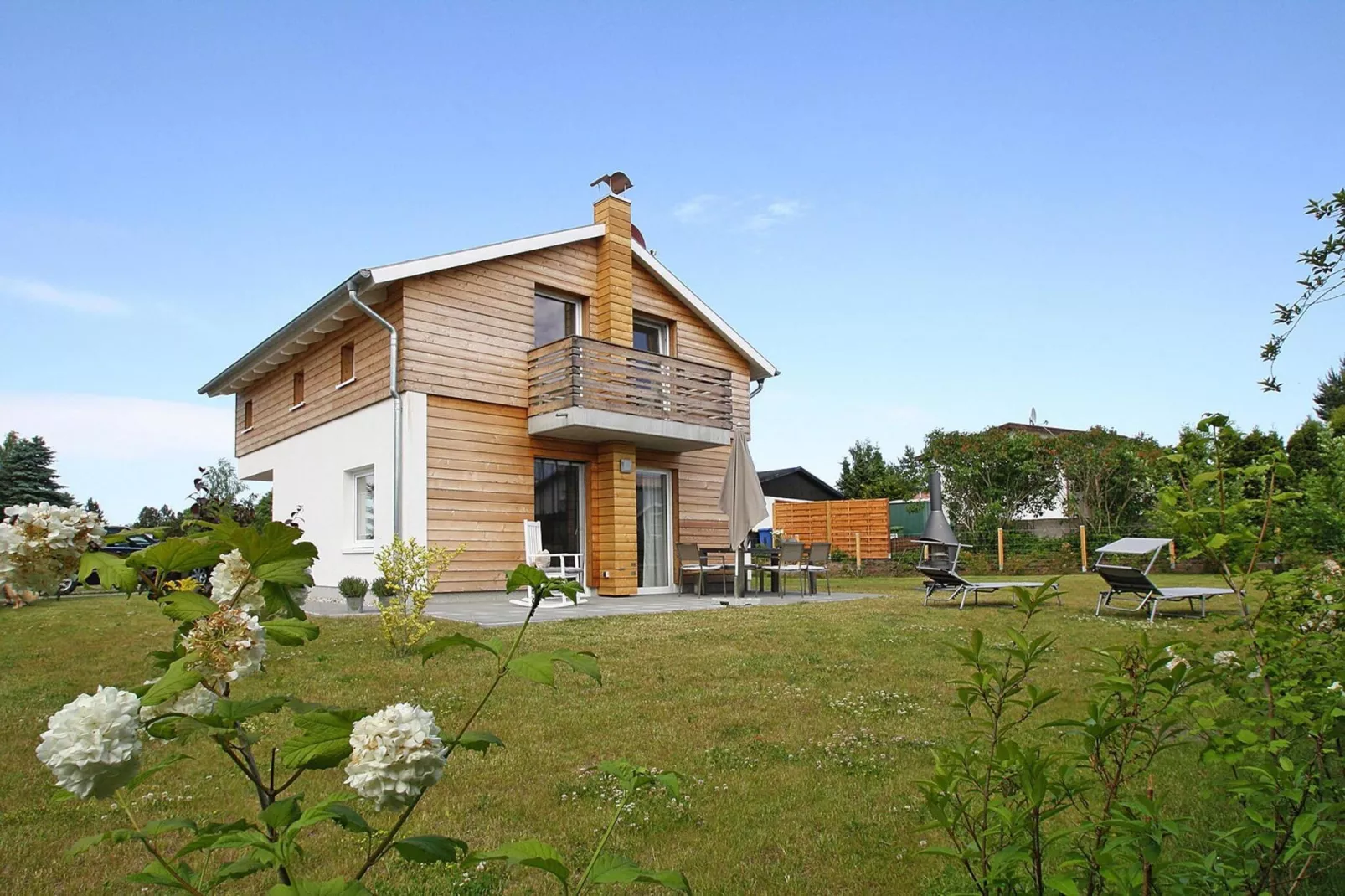 Ferienhaus Min Kaat-Buitenkant zomer