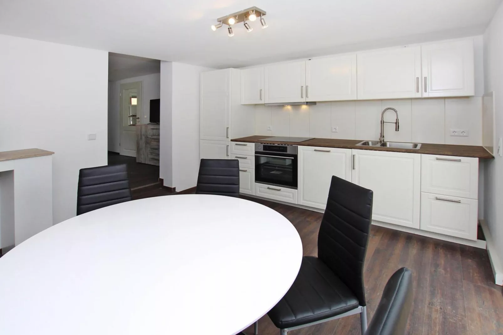 Ferienhaus 85 qm-Eetkamer