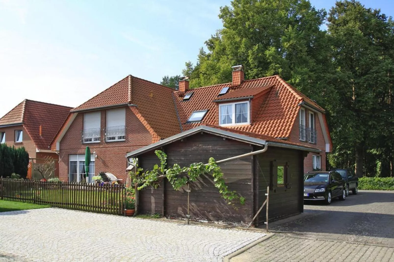 Fewo 1 65 qm-Buitenkant zomer