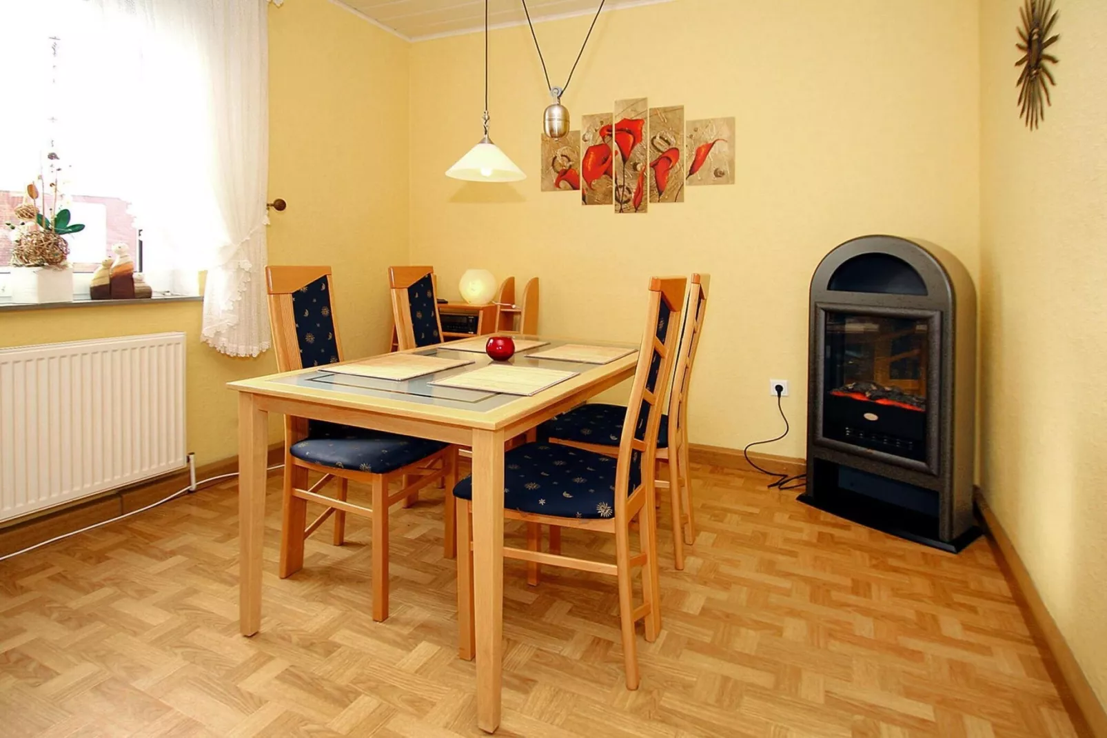 Ferienbungalow Klönsnack in Dornumersiel-Eetkamer