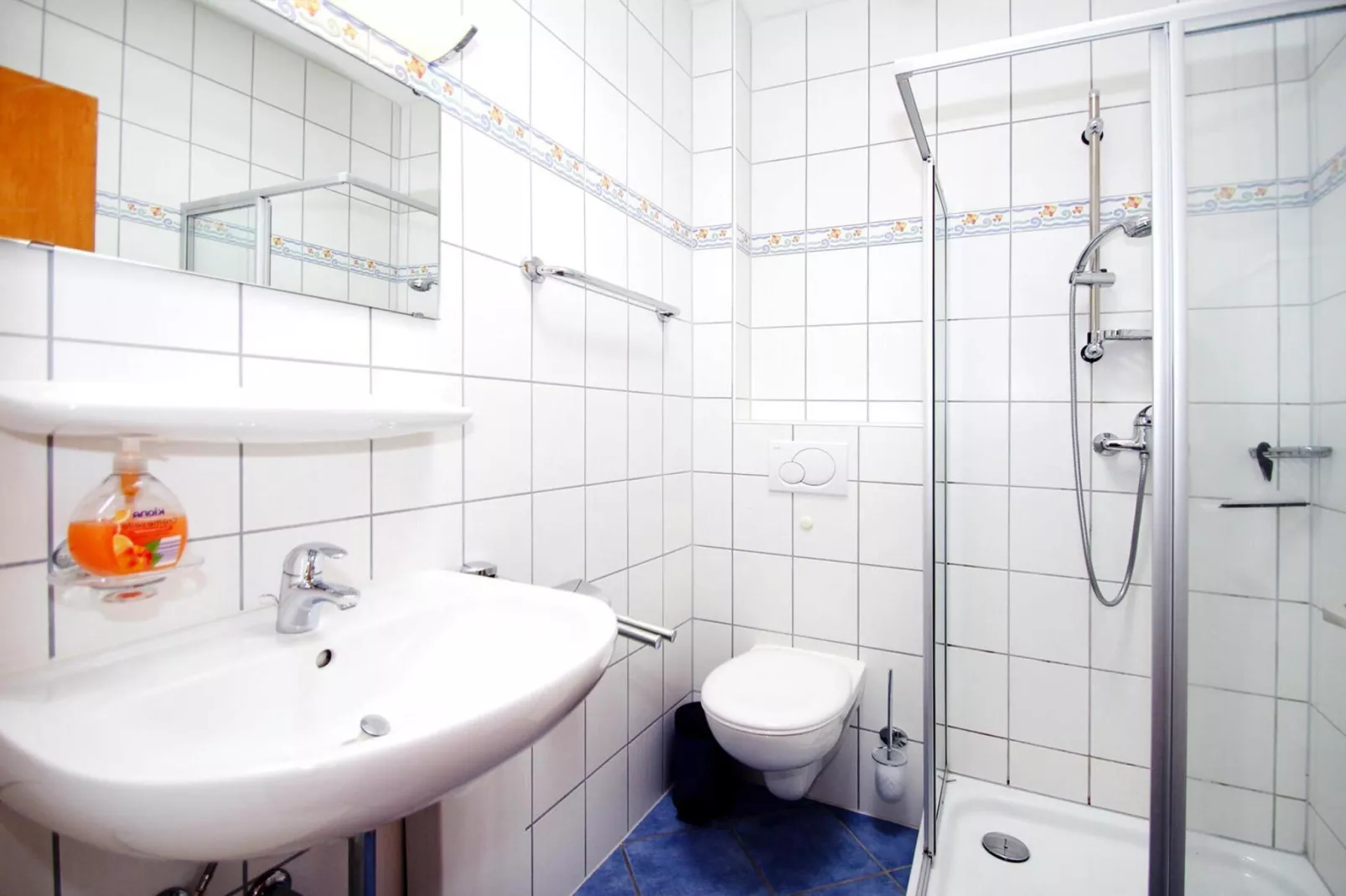 Ferienbungalow Arielle in Dornumersiel-Badkamer
