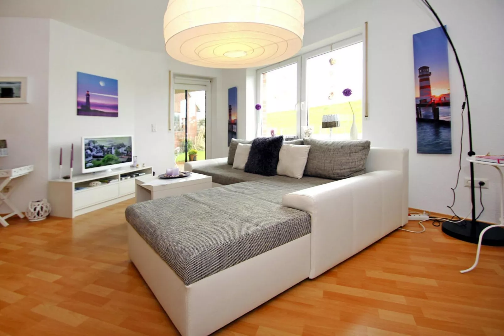Ferienwohnung Kapitänskajüte-Woonkamer
