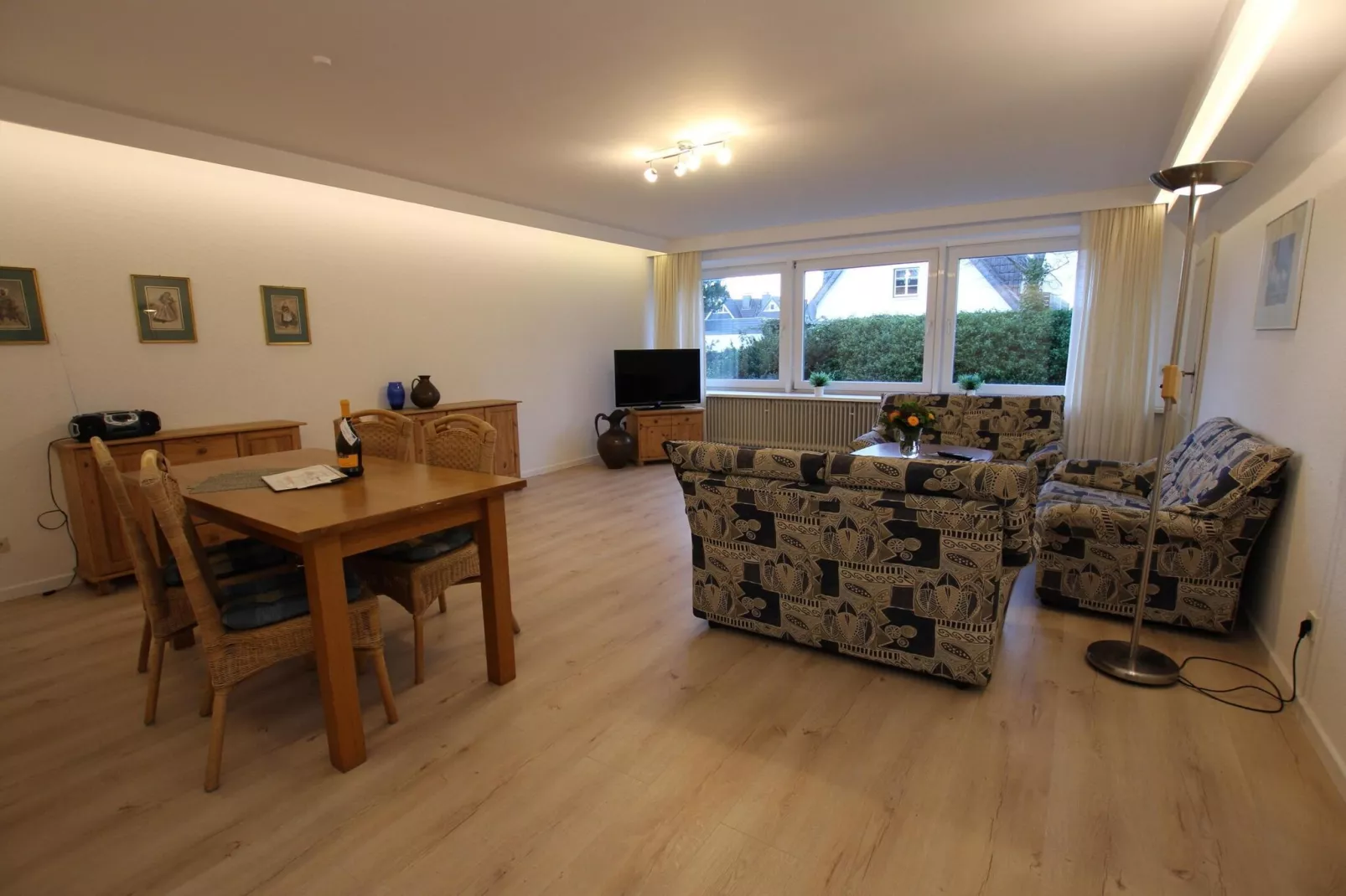 Apartementhaus Ulrike Wohnung 3 - Westerland-Eetkamer