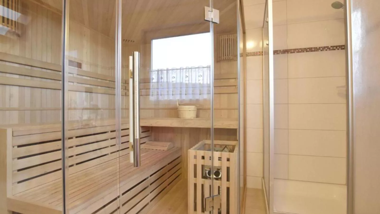 Am Salzhaff mit Sauna-Sauna
