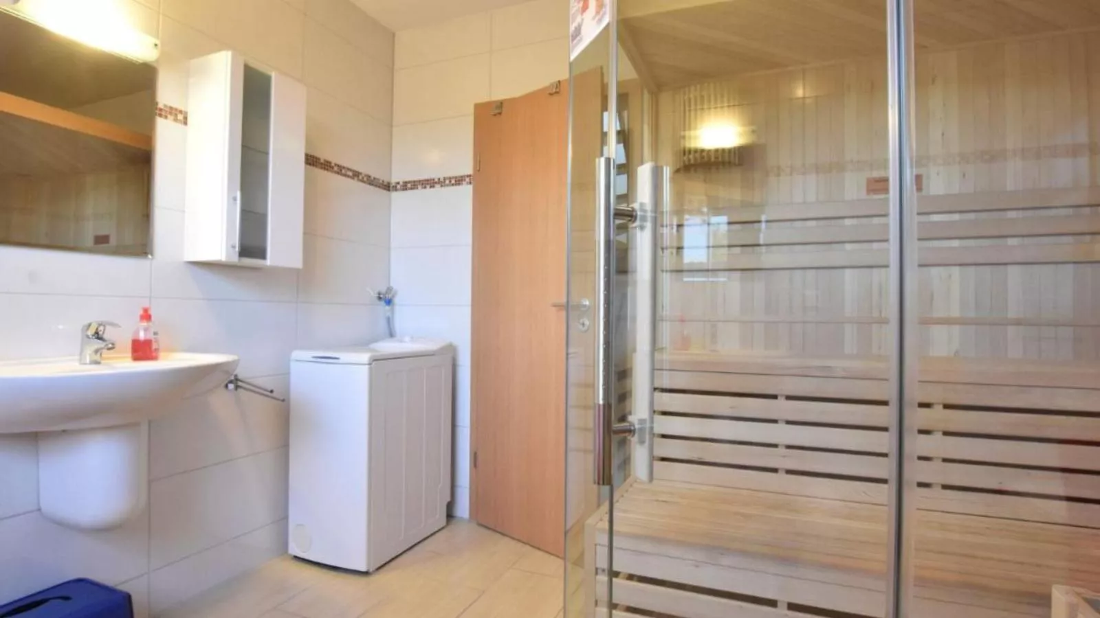Am Salzhaff mit Sauna-Badkamer