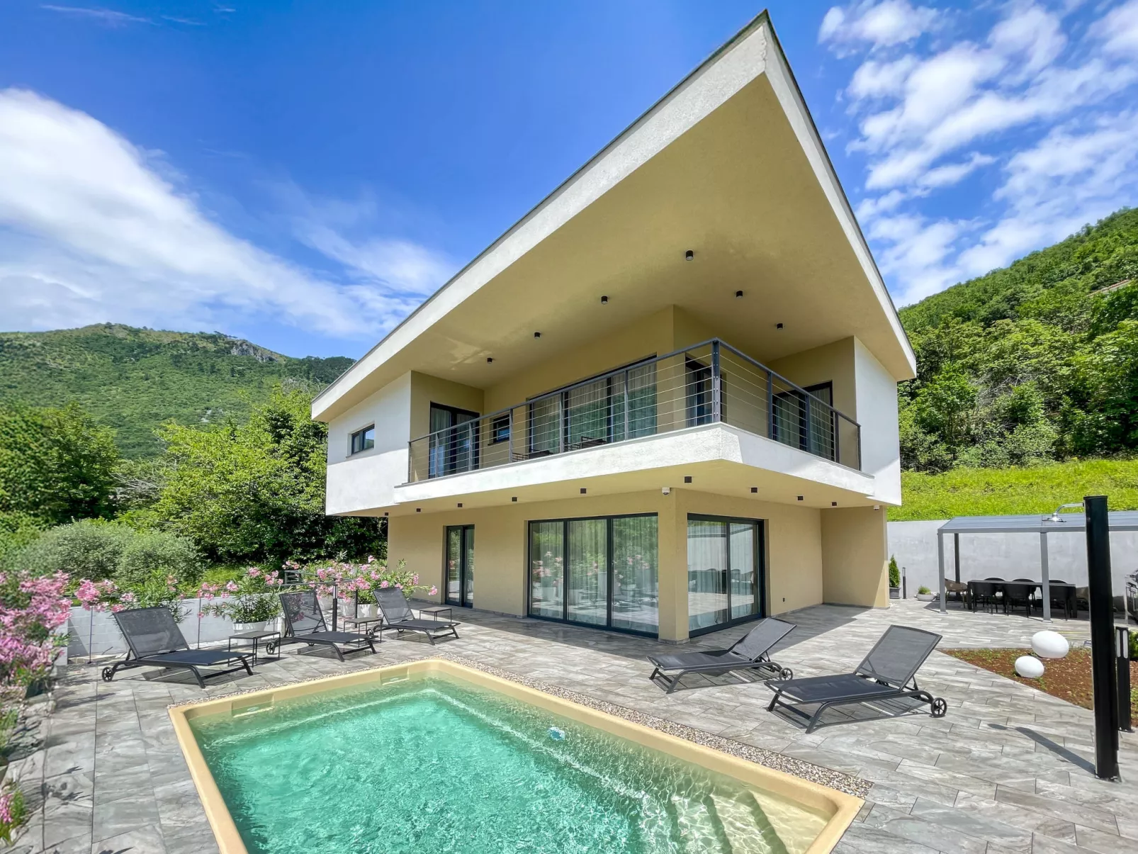 Villa Perla di Draga-Buiten
