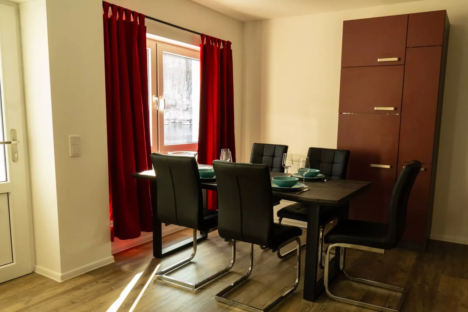 Altes Bootshaus 2-Eetkamer