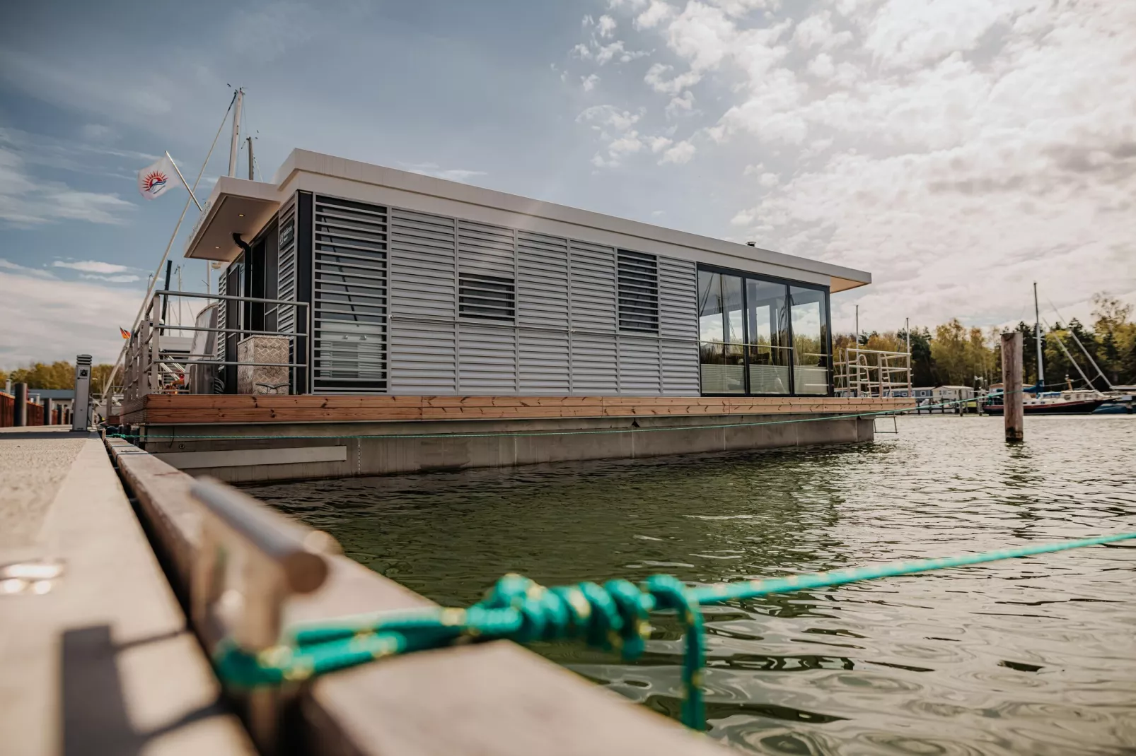Hausboot in Peenemünde-Buitenkant zomer