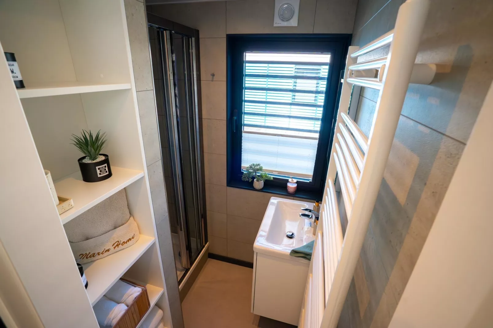 Hausboot in Höxter-Badkamer