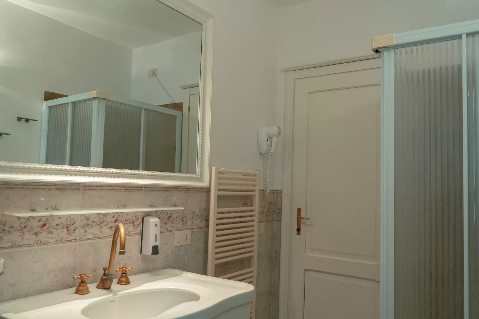 Assisi 4 pax-Badkamer