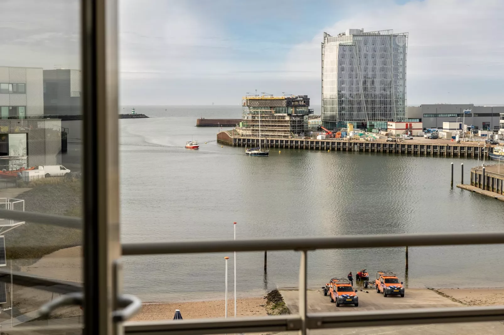 Scheveningen Harbour 50B-Uitzicht zomer