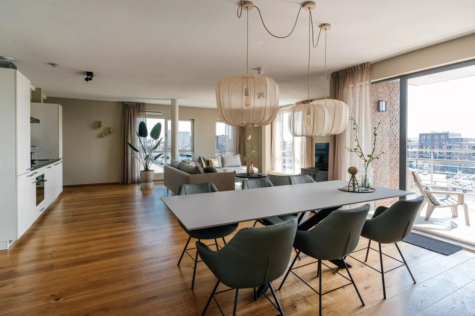 Scheveningen Harbour 12-Eetkamer