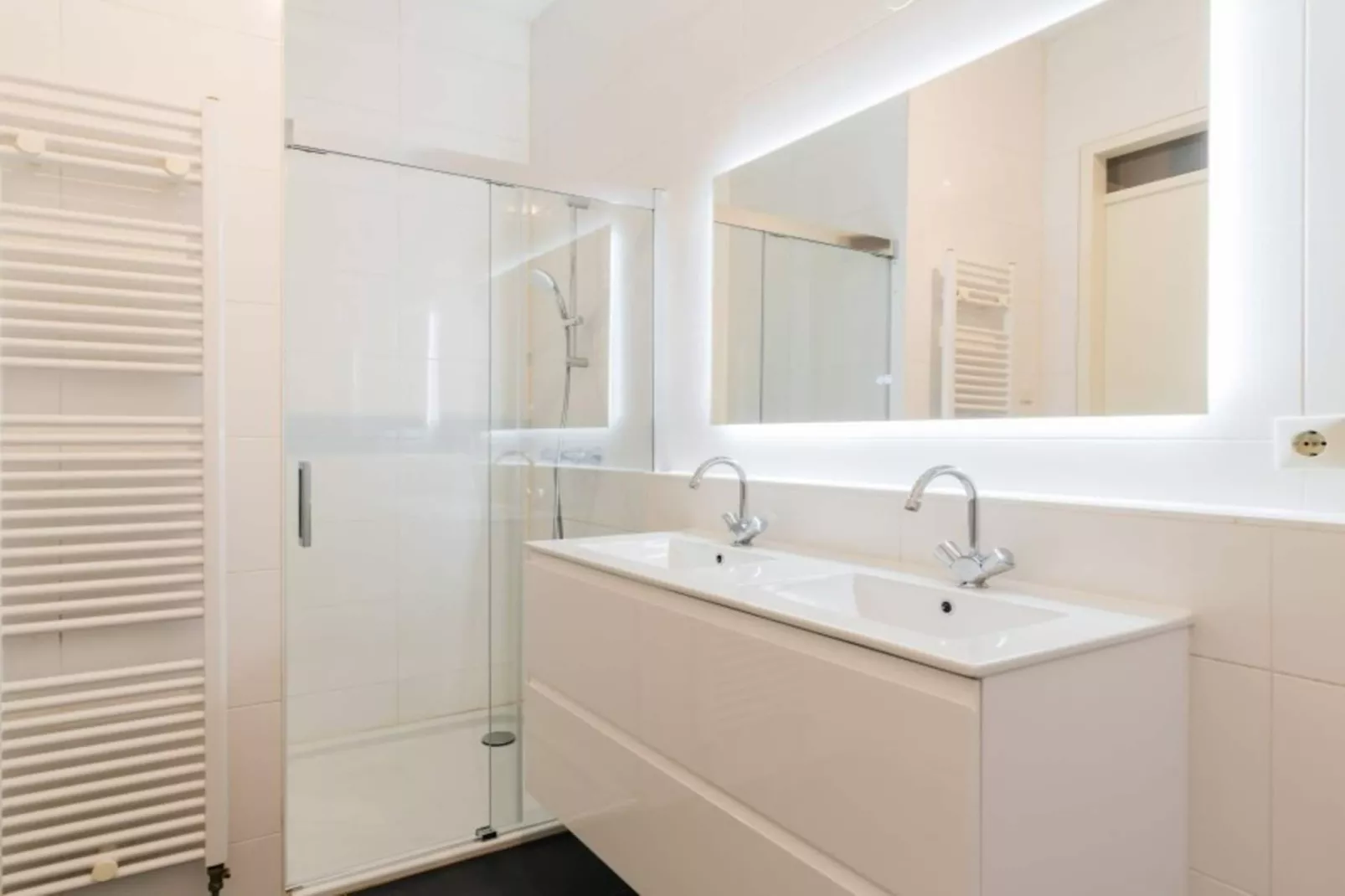 Scheveningen Harbour 16-Badkamer