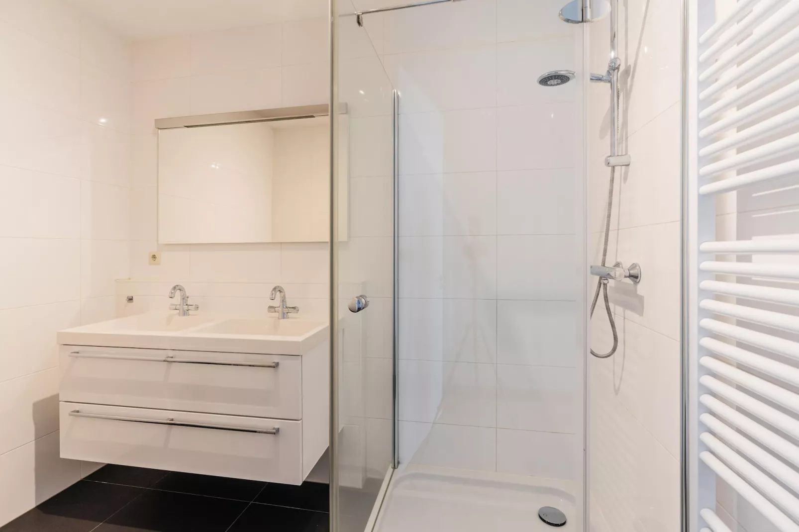 Scheveningen Harbour 40A-Badkamer