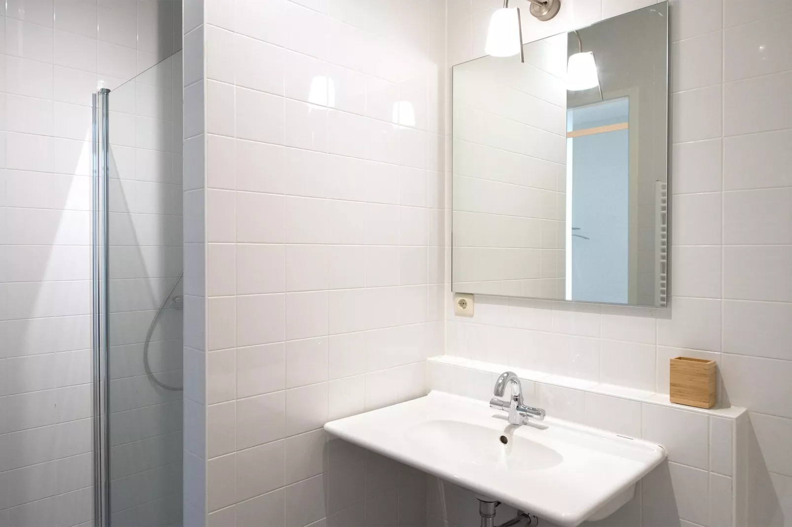 Scheveningen Harbour 56A-Badkamer