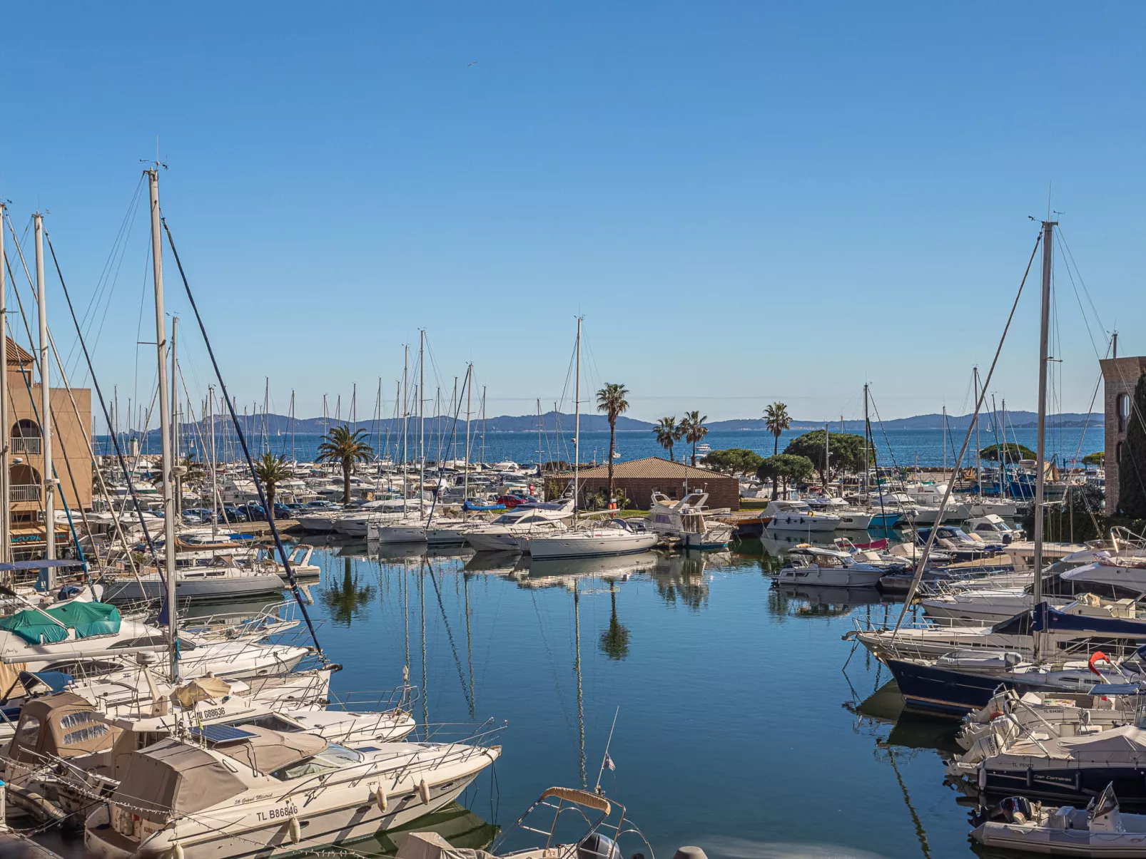Port de La Gavine-Buiten