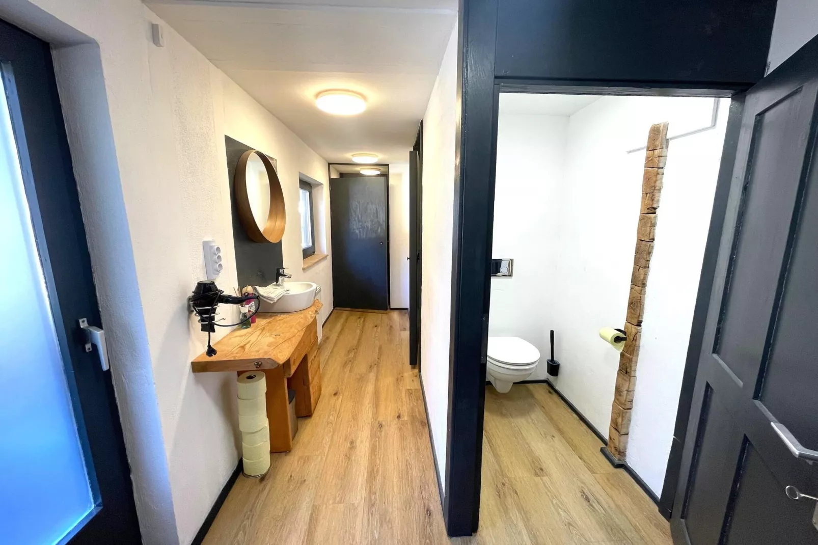 Backyard Mountain Hostel-Badkamer