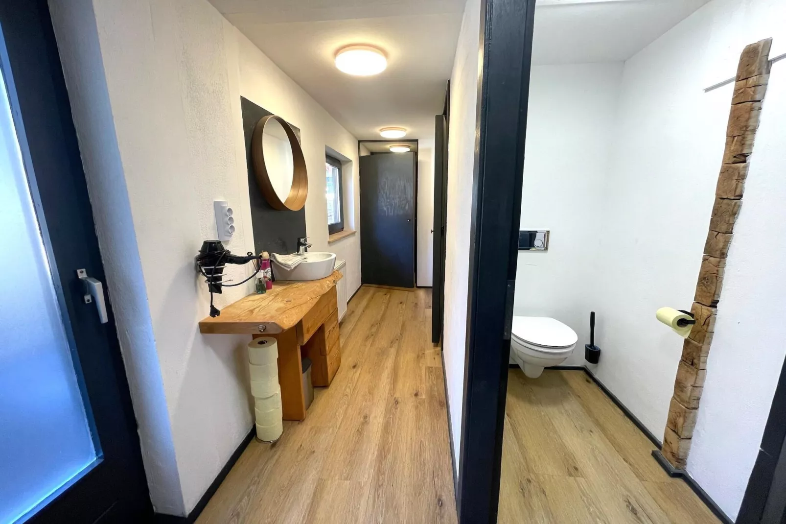 Backyard Mountain Hostel-Badkamer