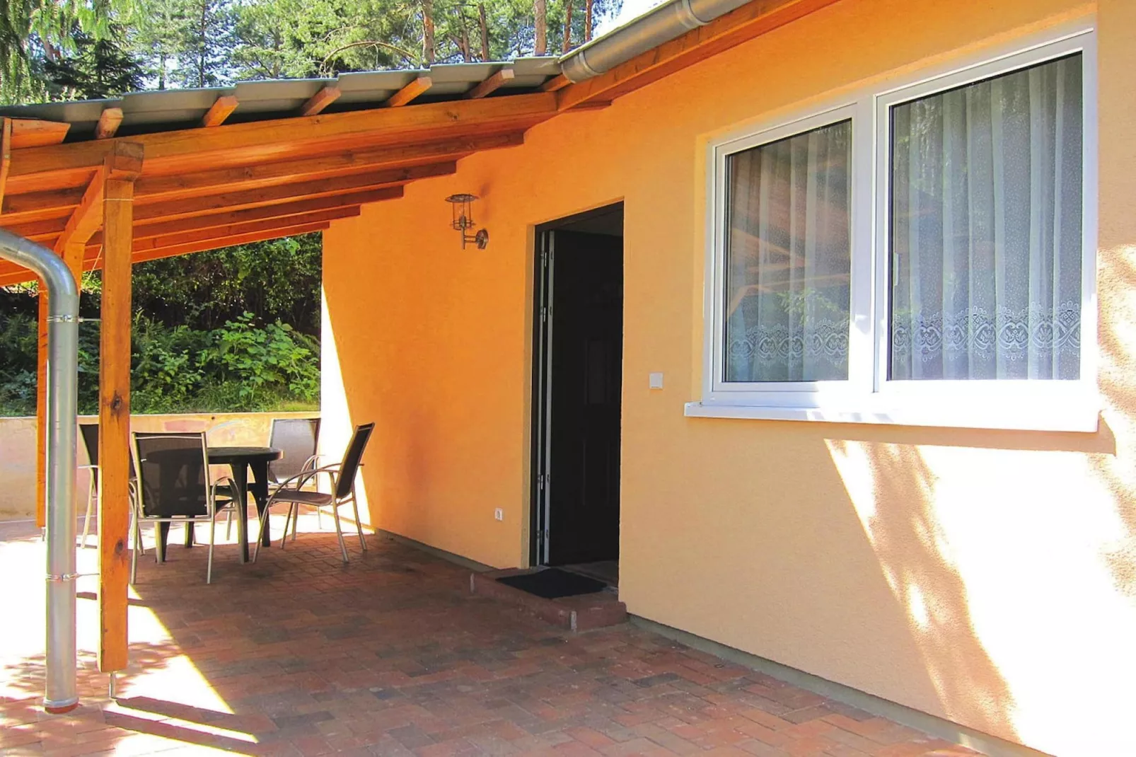 Bungalow deluxe 48 qm-Buitenkant zomer