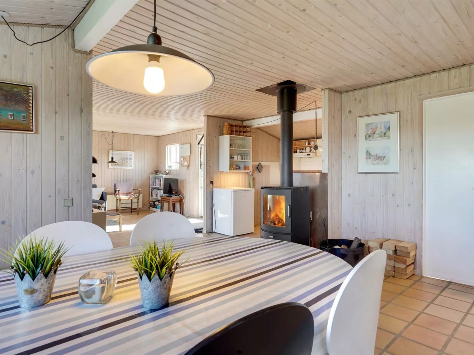 "Valpuri" - 150m from the sea-Binnen