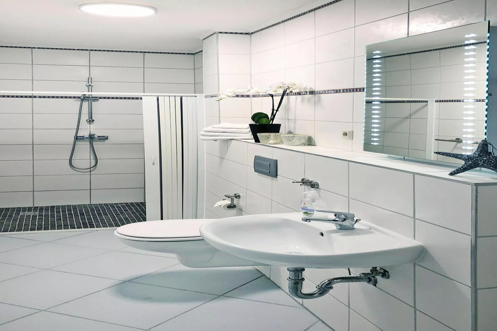 Ferienwohnung klein 70 qm-Badkamer