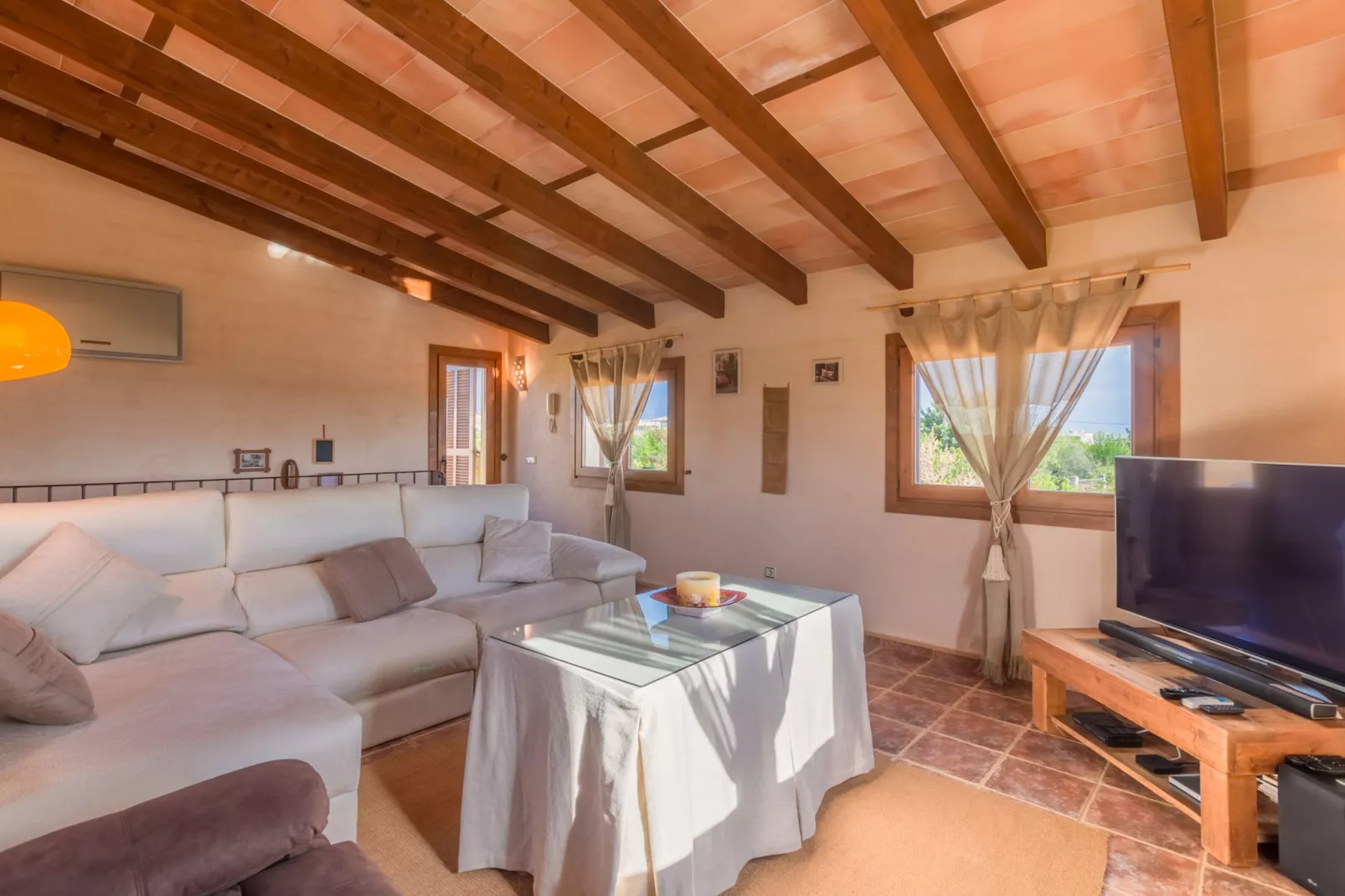 Sa Tanqueta Rustica, Finca 5StarsHome Mallorca-Woonkamer
