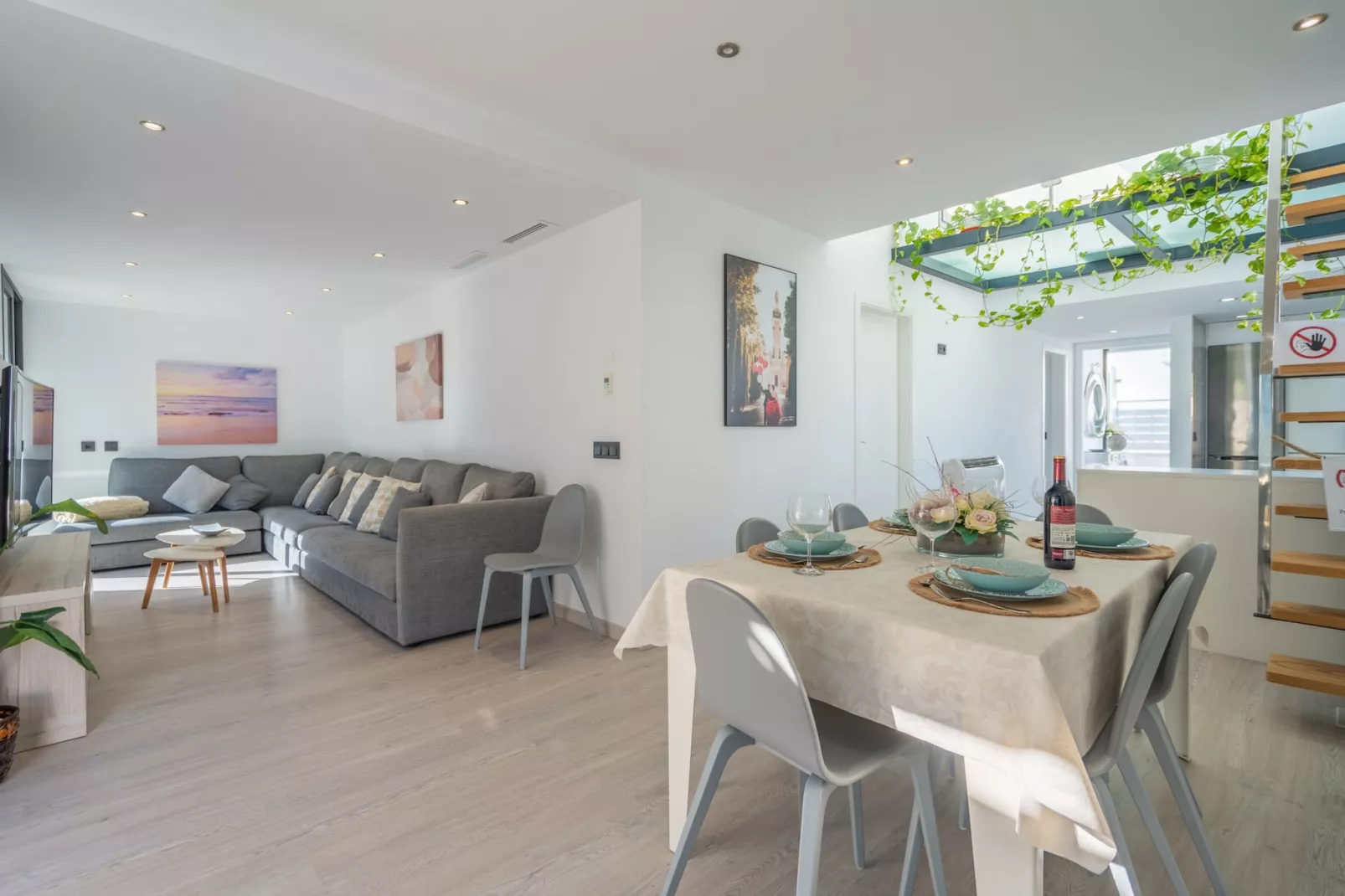 Rubi de la Torre, Villa 5StarsHome Mallorca-Eetkamer