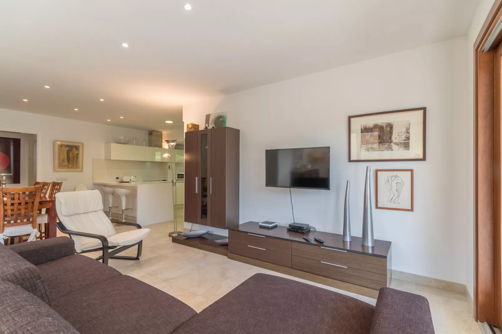 Aguiles 7 ,Beach House 5StarsHome Mallorca-Woonkamer