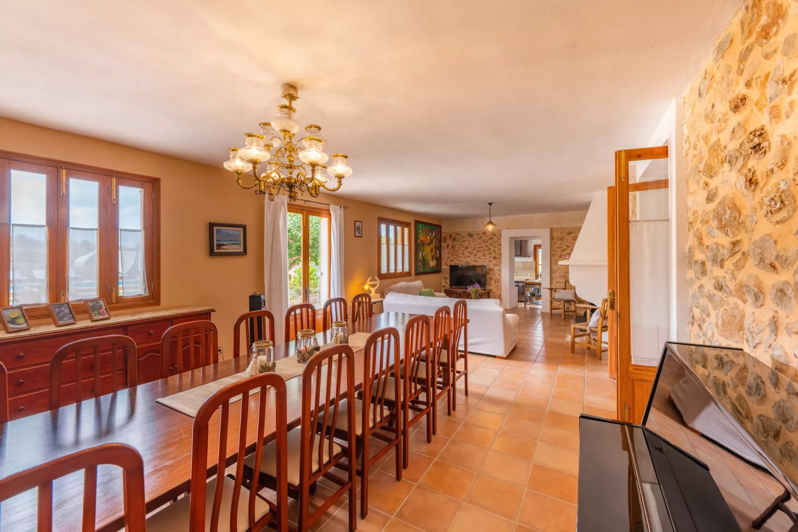 Issamar, Finca 5StarsHome Mallorca-Eetkamer