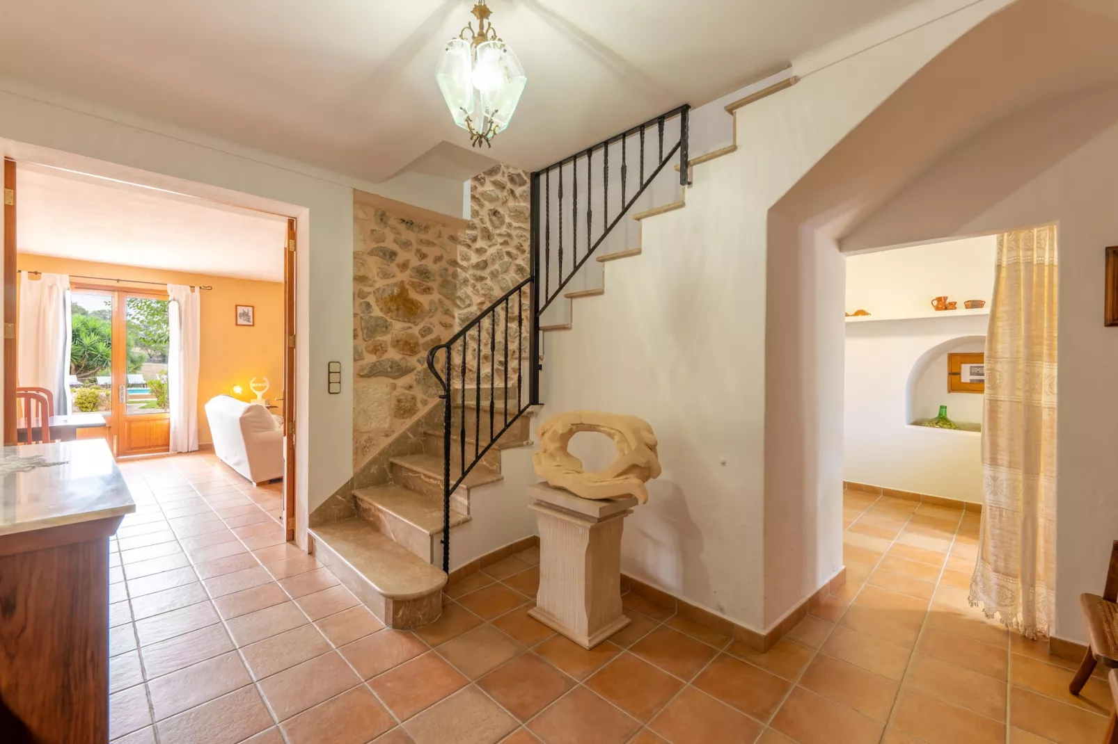 Issamar, Finca 5StarsHome Mallorca-Overloop