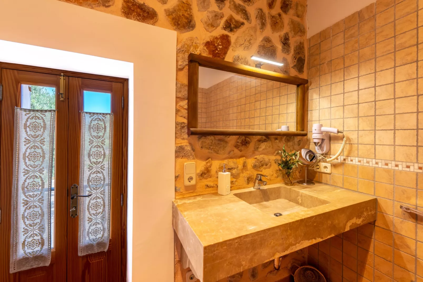 Issamar, Finca 5StarsHome Mallorca-Badkamer