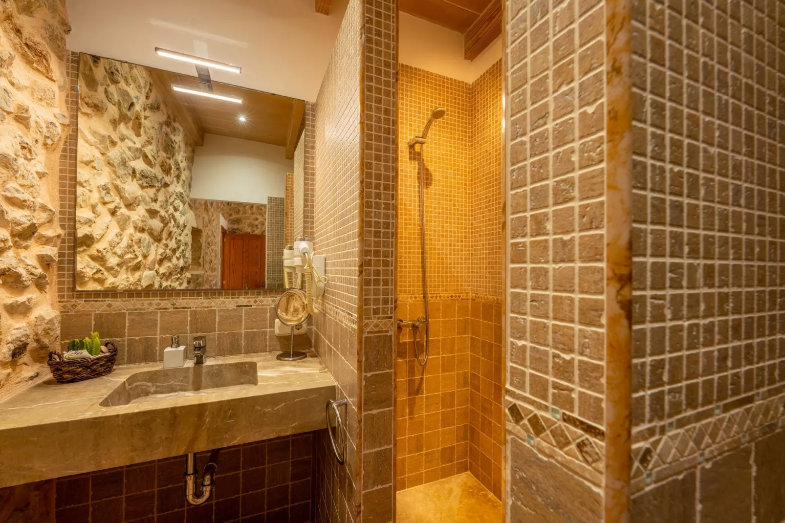 Issamar, Finca 5StarsHome Mallorca-Badkamer
