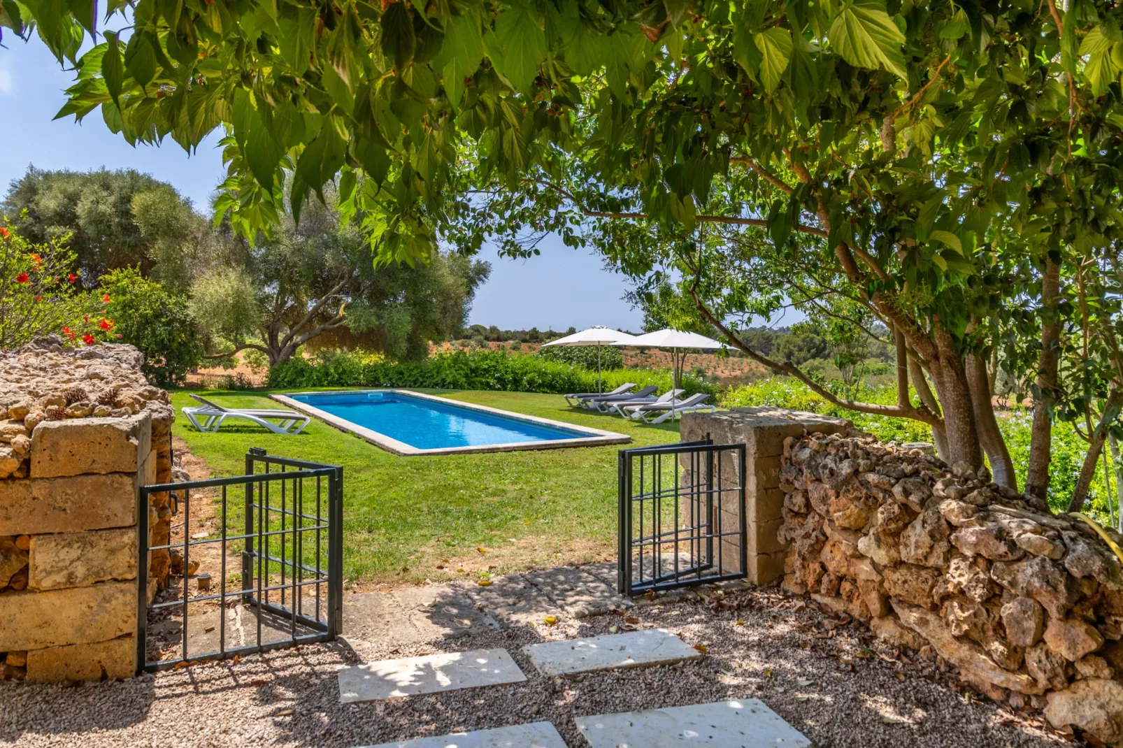 Ses Cases Son Blat, Finca 5StarsHome Mallorca-Tuinen zomer