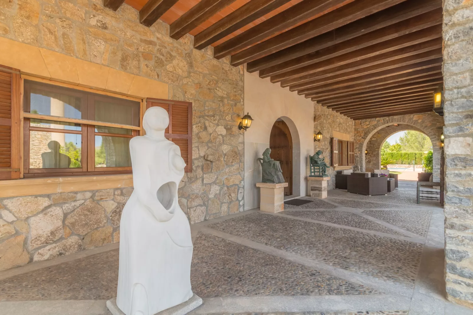 Buitre negro, Finca 5StarsHome Mallorca-Terras