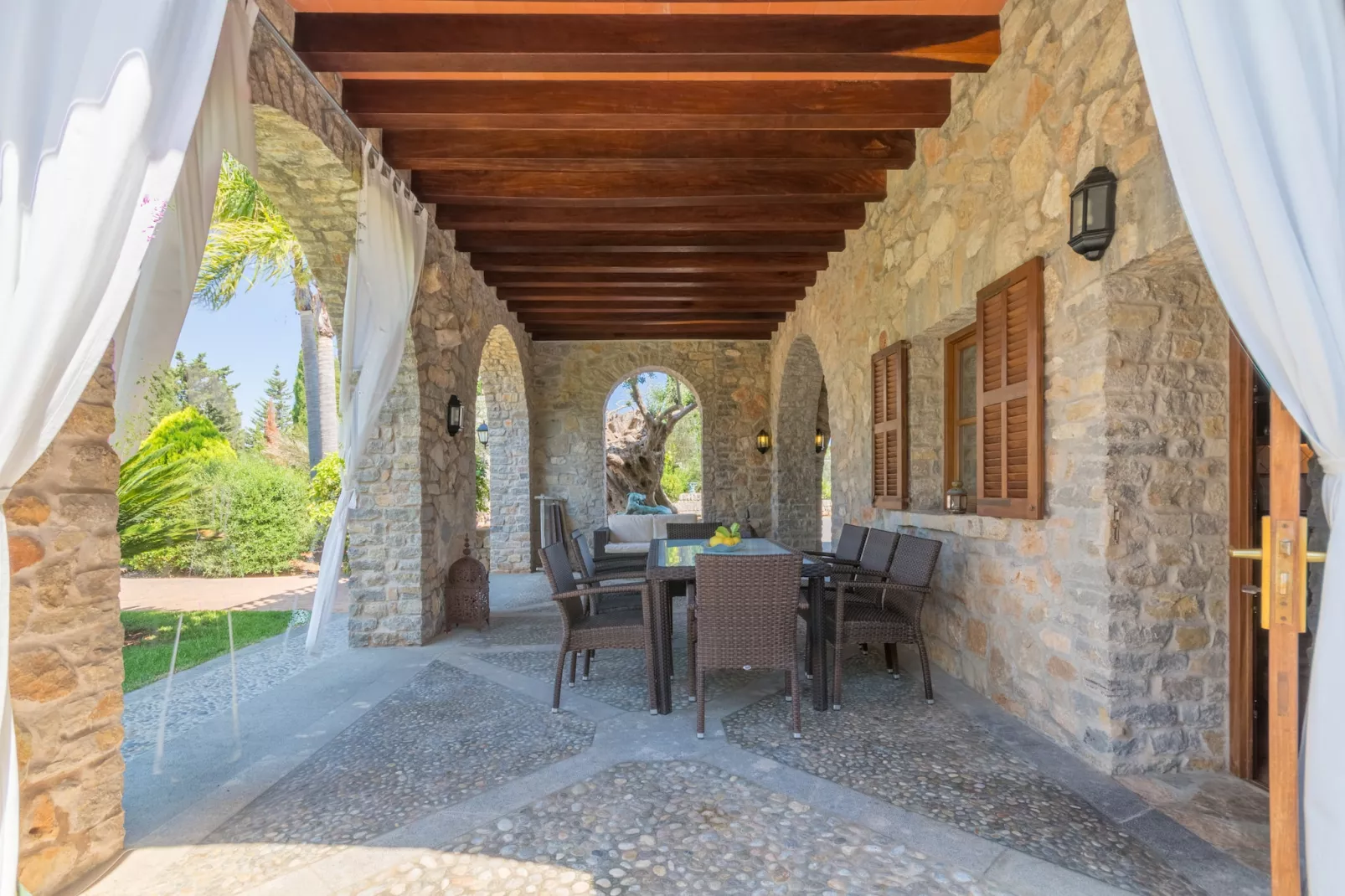 Buitre negro, Finca 5StarsHome Mallorca-Terras