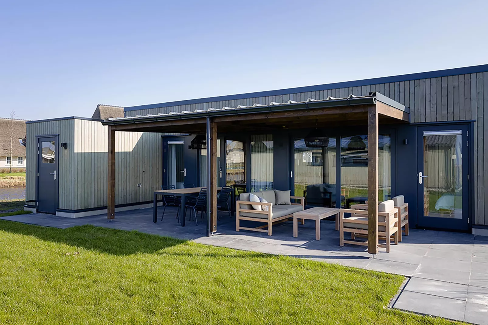 Docklodge 28
