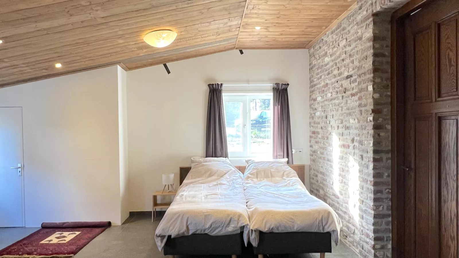 De Rouwenbogt-Slaapkamer